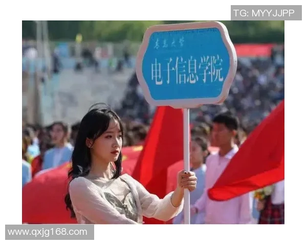 足球明星竖版门帘展现运动魅力与时尚风格的完美结合 足球明星竖版门帘展现运动魅力与时尚风格的完美结合